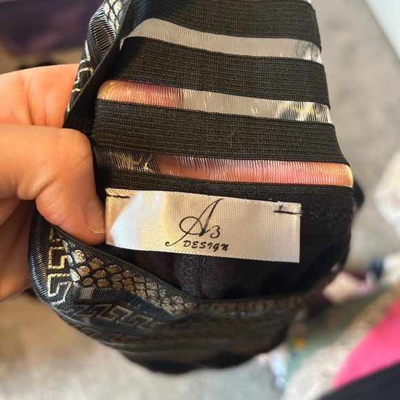 COPY - Long black and gold, Egyptian detail, flowy maxi skirt - Picture 4 of 4